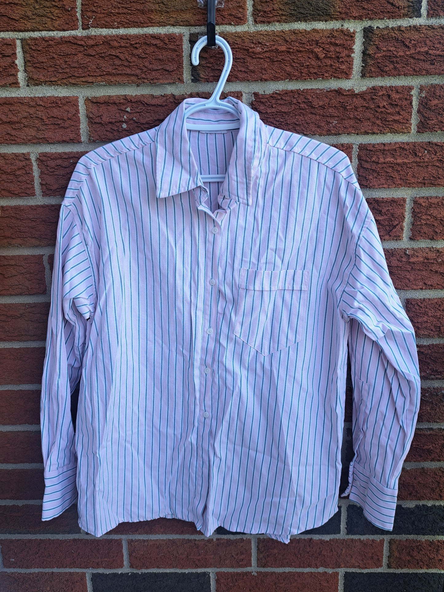 Chemise lignée rose pâle