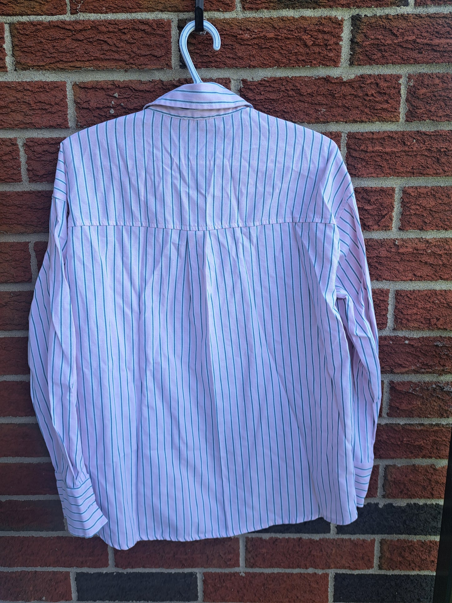 Chemise lignée rose pâle