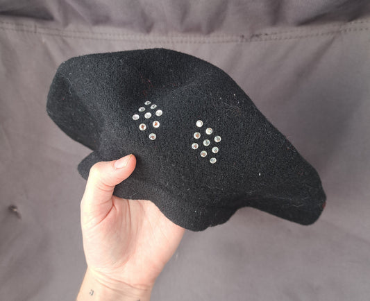 Béret noir avec petits diamants