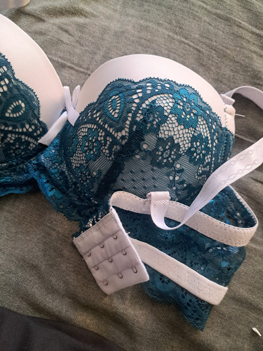 Soutien-gorge bleu et blanc