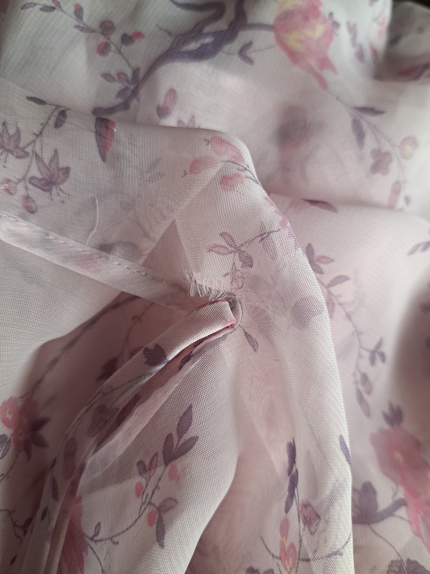 Par-dessus rose pâle, transparent