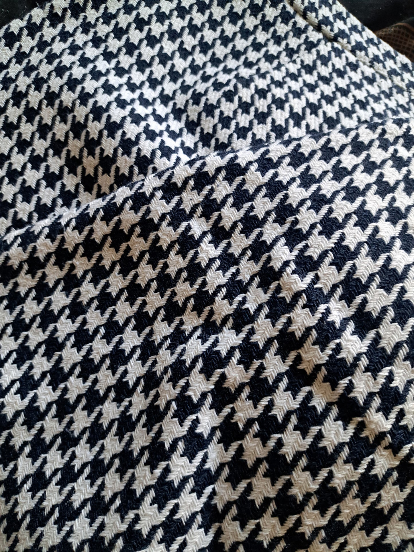 Pantalon blanc et noir avec zipper