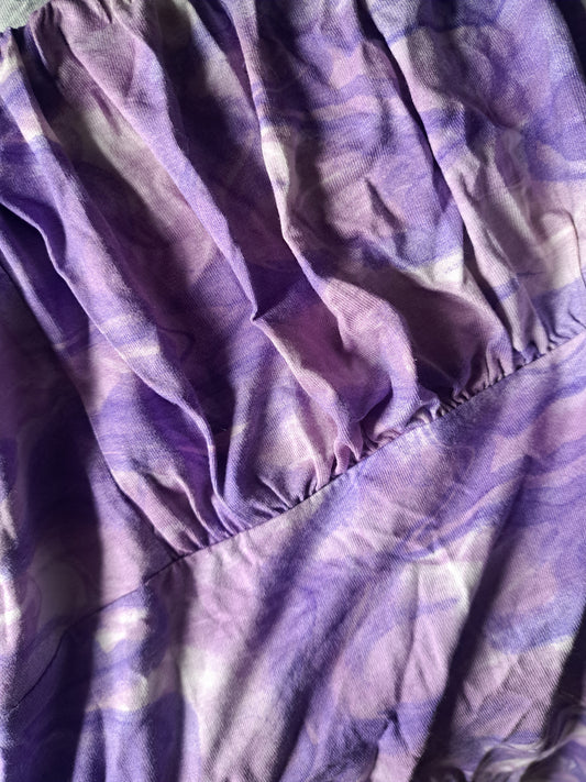 Chandail à manches longues lilas avec étiquette