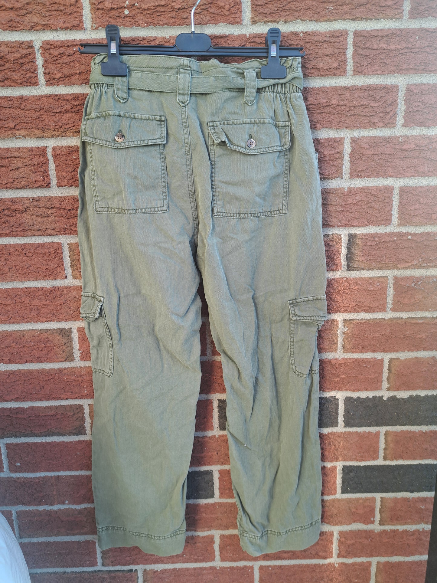 Jeans style cargo vert kaki