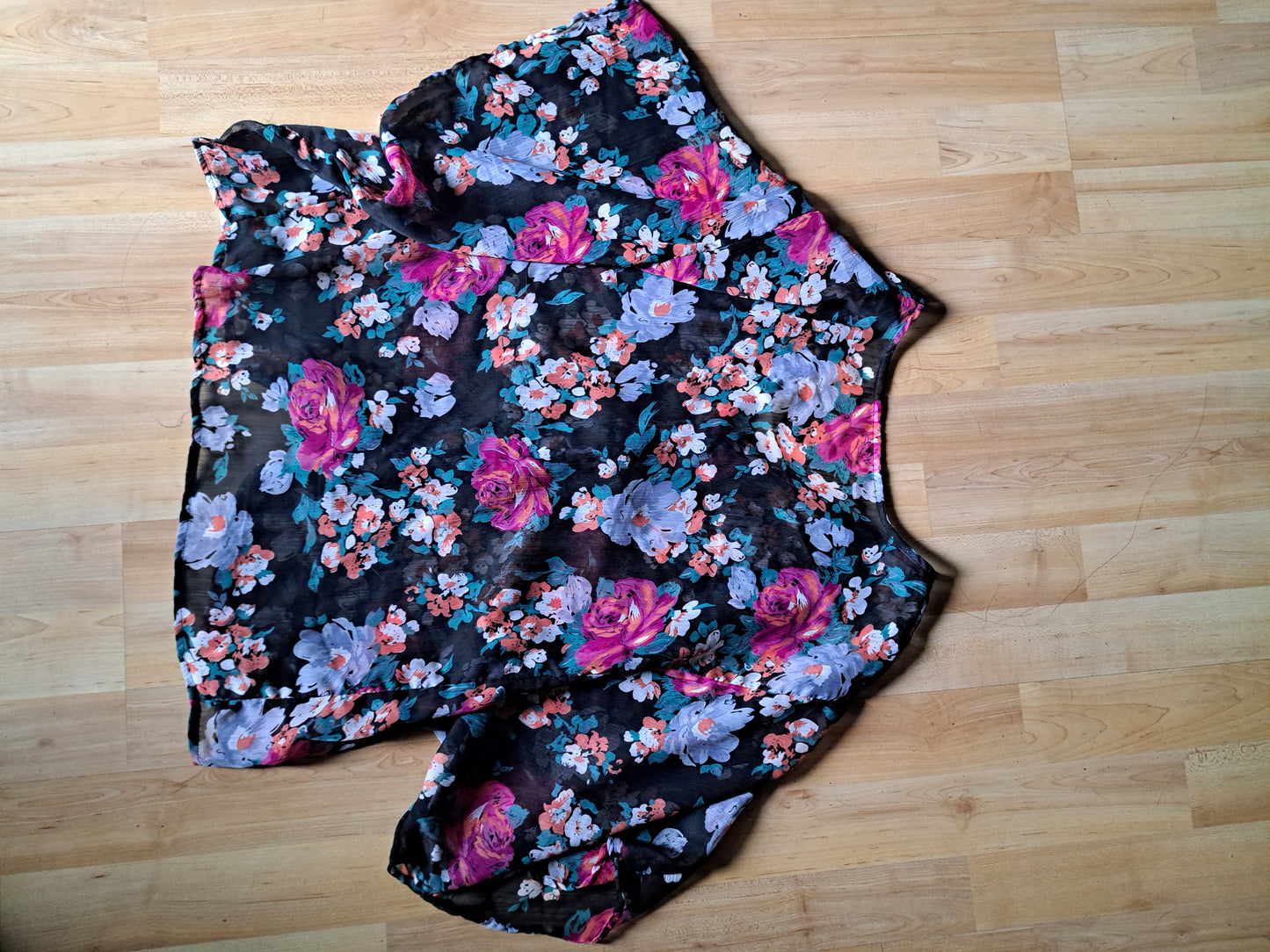 Chemise fleurie semi transparente