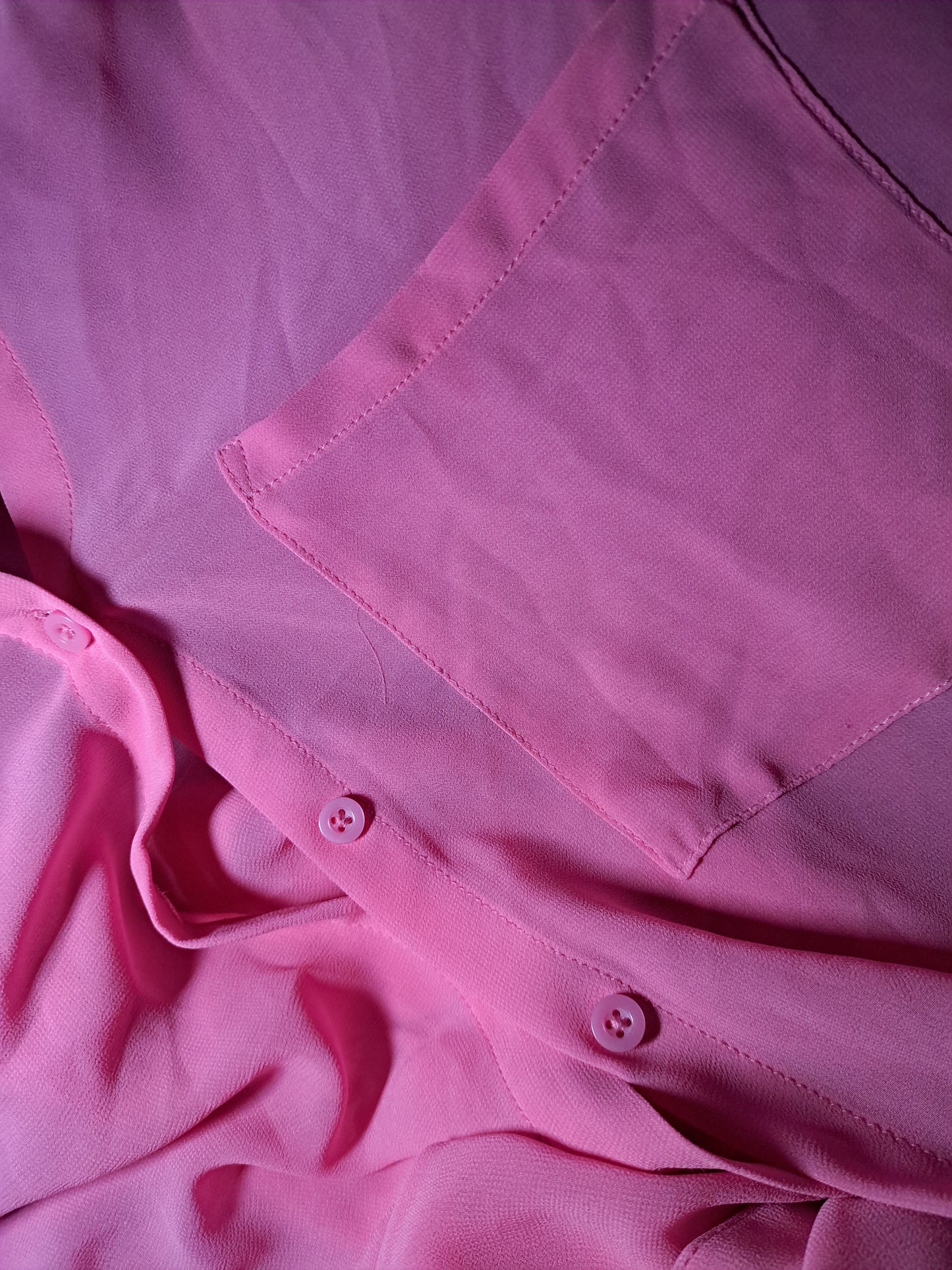 Chemise rose transparente à manches longues