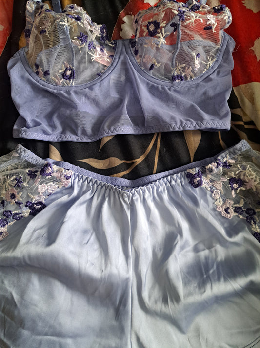 Ensemble de lingerie lilas