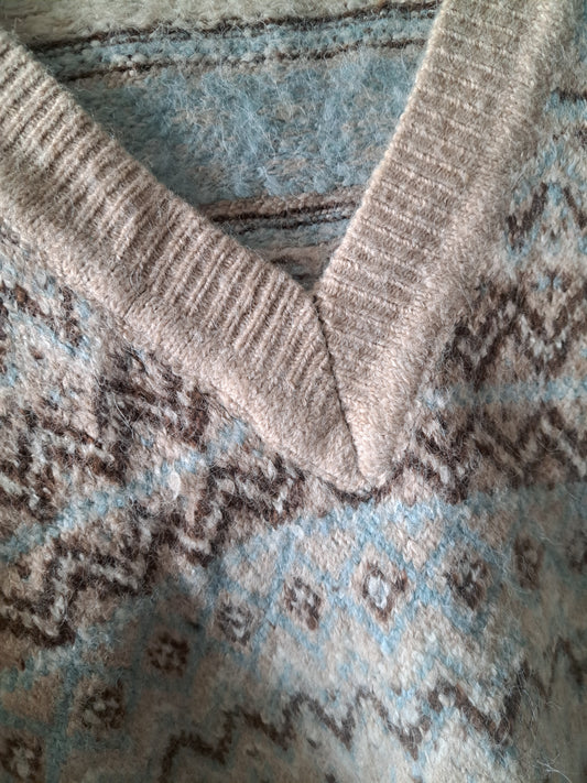 Chandail de laine à manches longues beige et bleu pâle