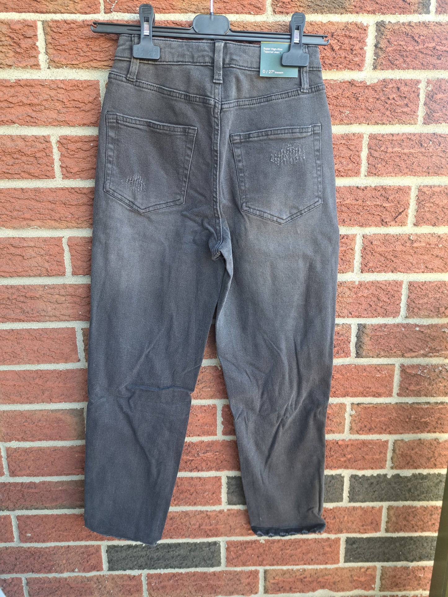 Jeans noir vintage troué (style momjeans)