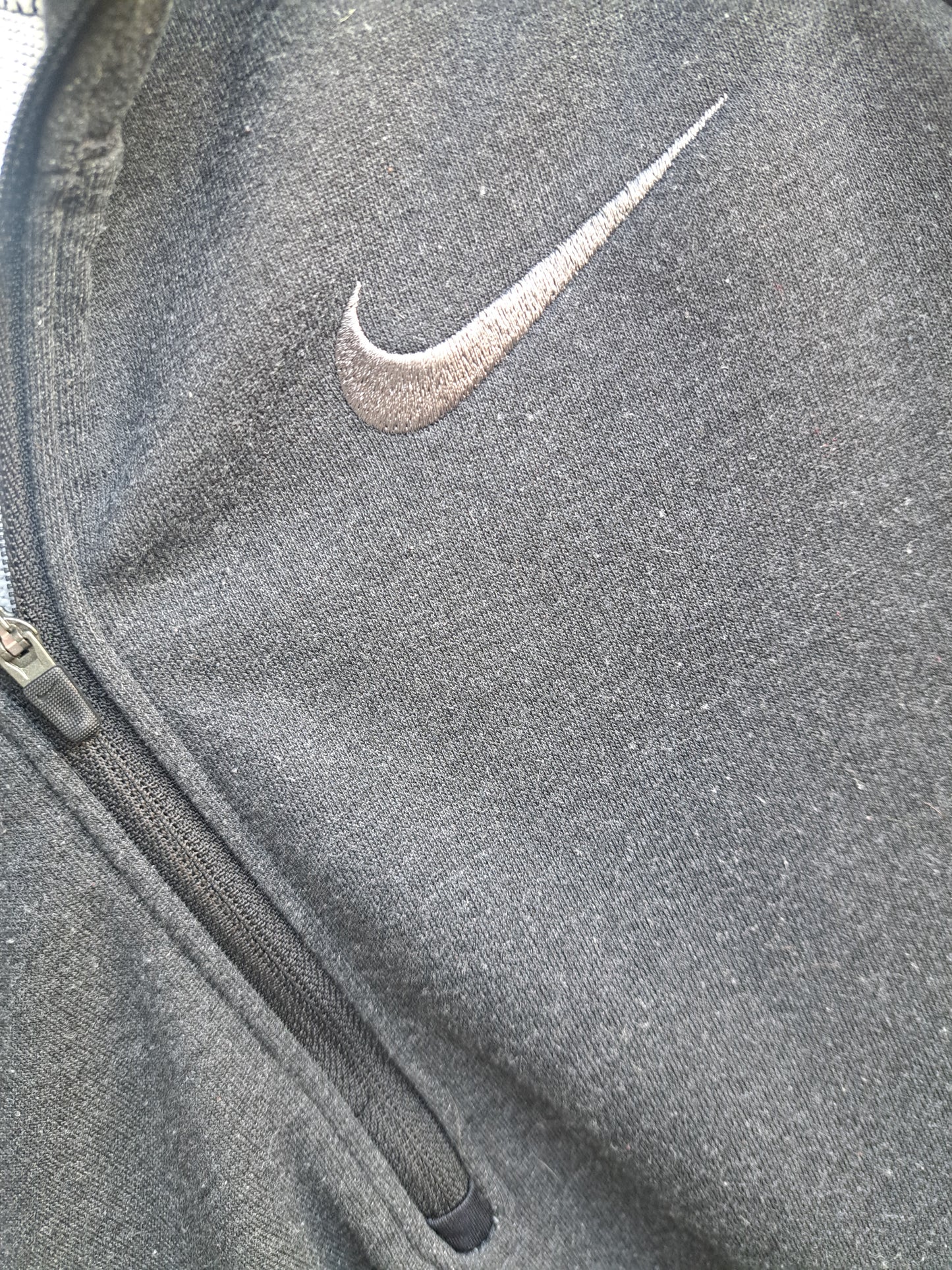 Chandail gris à manches longues avec poches Nike