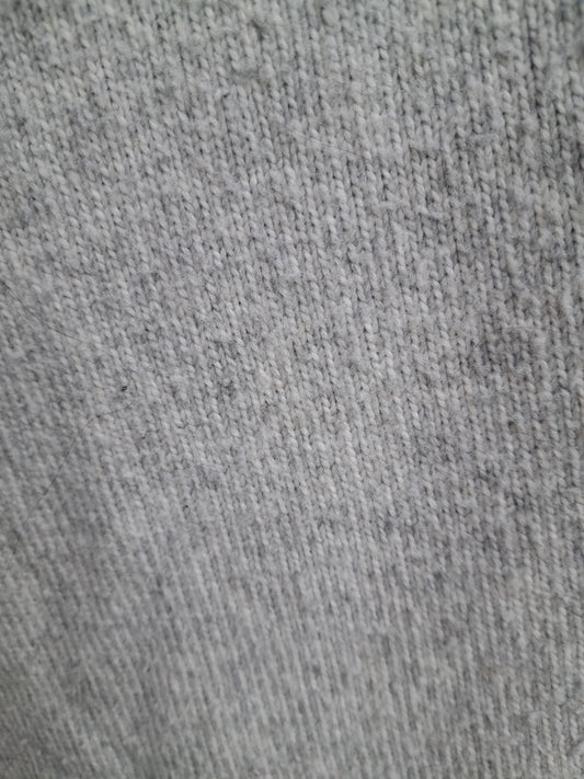 Chandail chaud gris pâle à manches longues