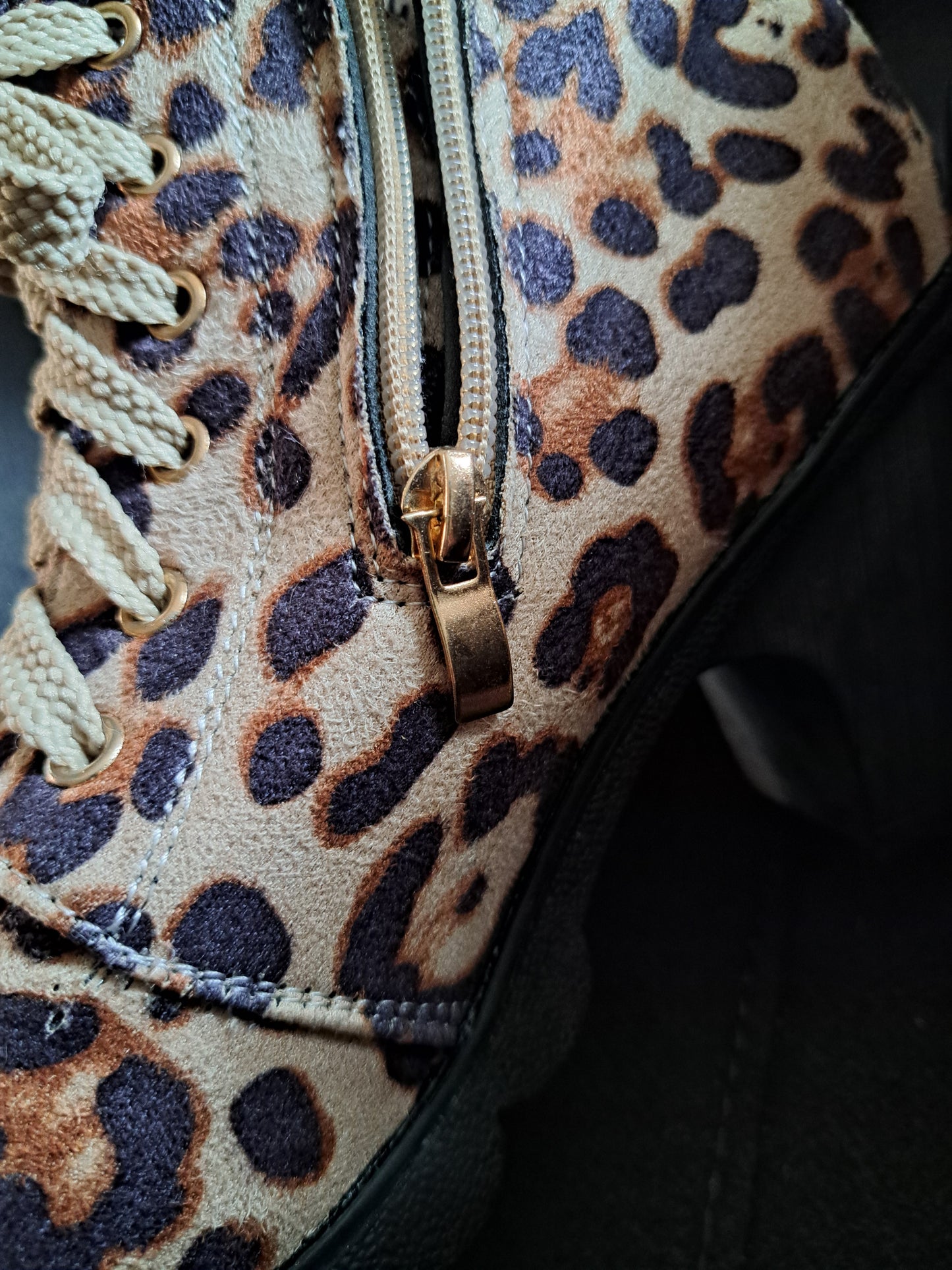 Botte à talons carrés motifs leopard
