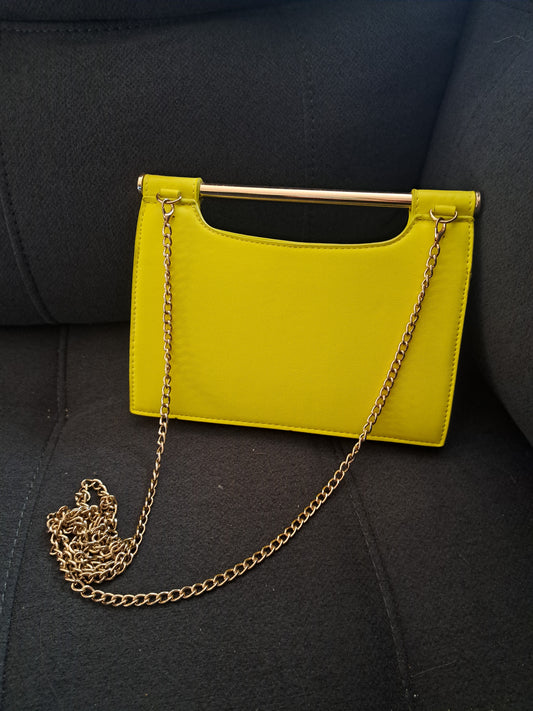Sac à main jaune fluo avec chaine or