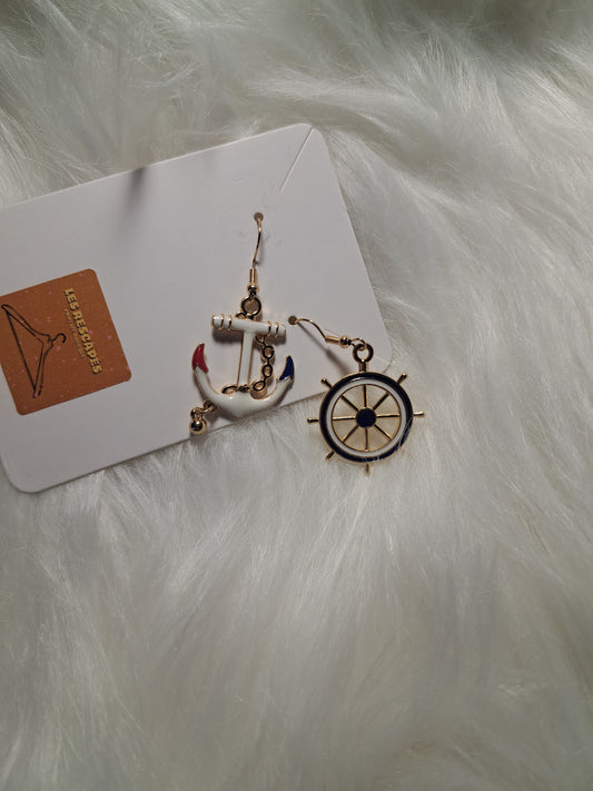 Boucles d'oreilles dépareillées-bateau