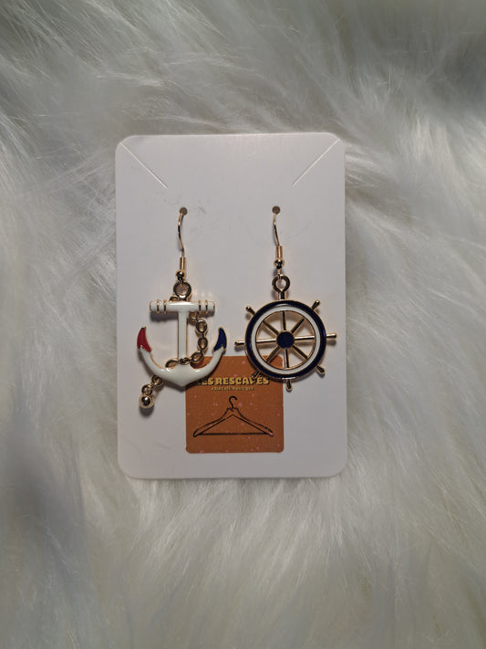 Boucles d'oreilles dépareillées-bateau