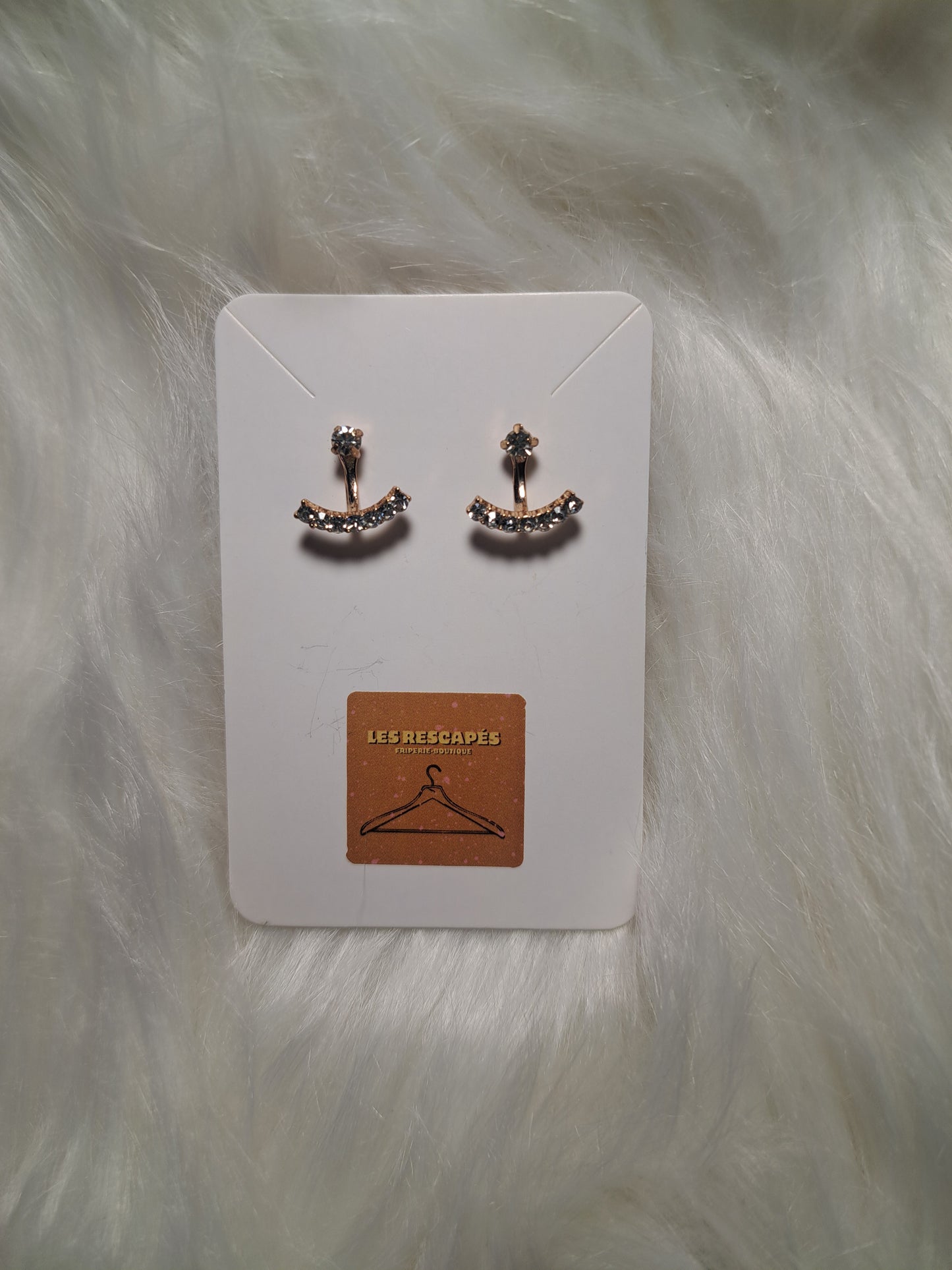Boucles d'oreilles avec faux diamants