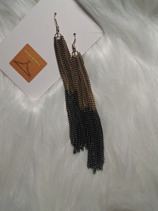 Boucles d'oreilles longues en métal noir et doré