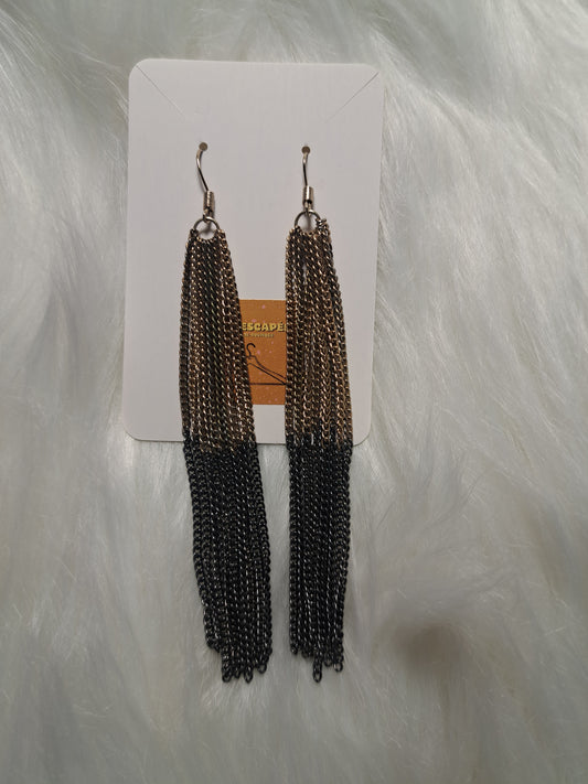 Boucles d'oreilles longues en métal noir et doré