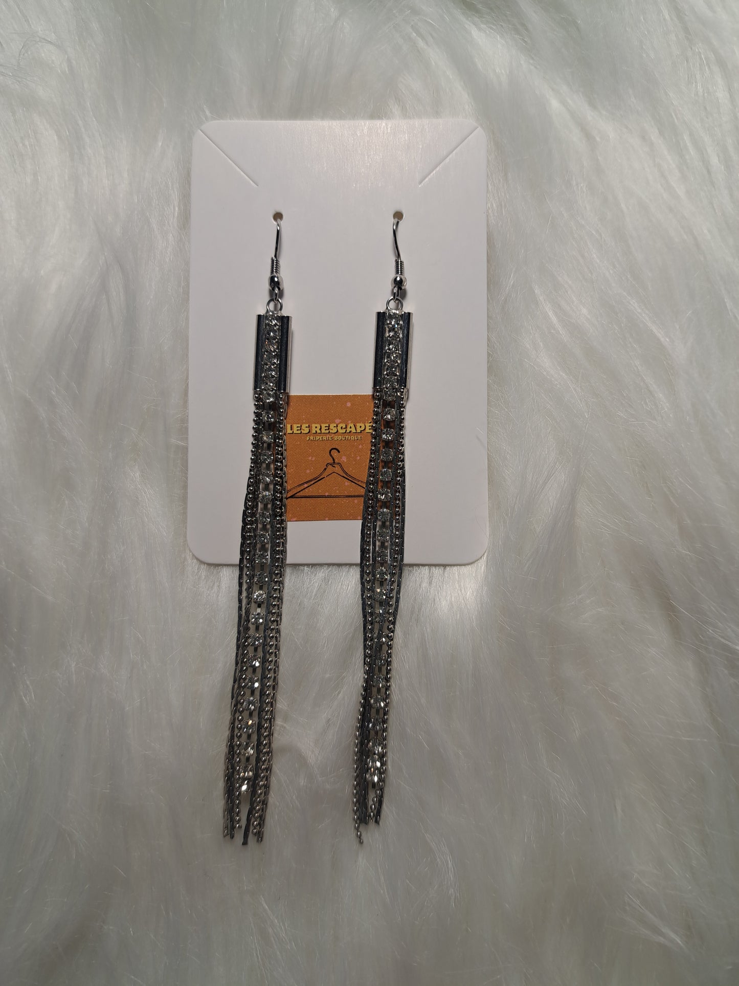 Boucles d'oreilles longues argentées faux diamants