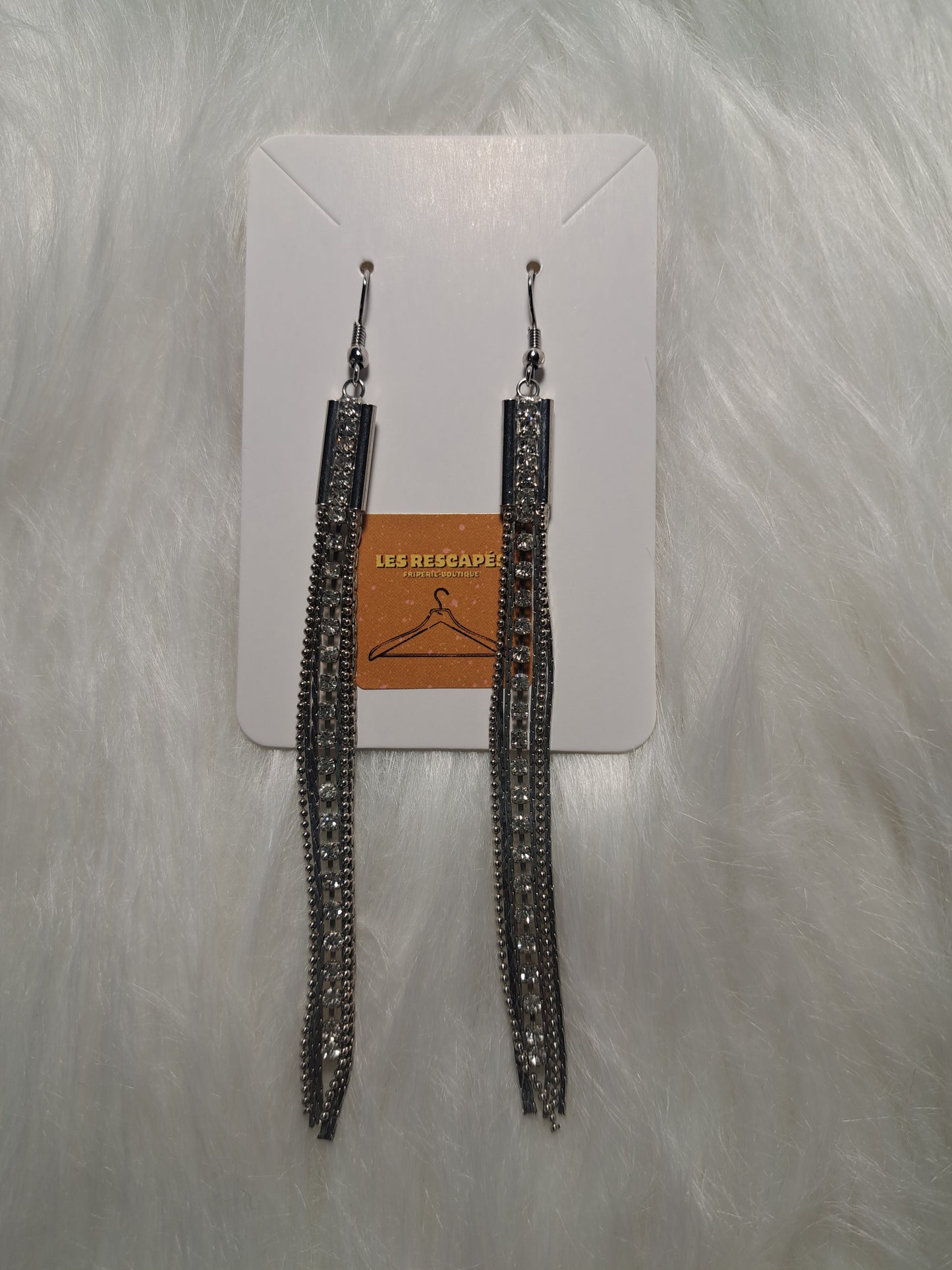 Boucles d'oreilles longues argentées faux diamants