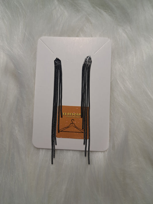 Boucles d'oreilles longues noires métal
