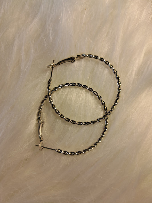 Boucles d'oreilles rondes torsadées couleur argent