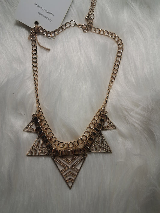Collier doré avec motifs triangles