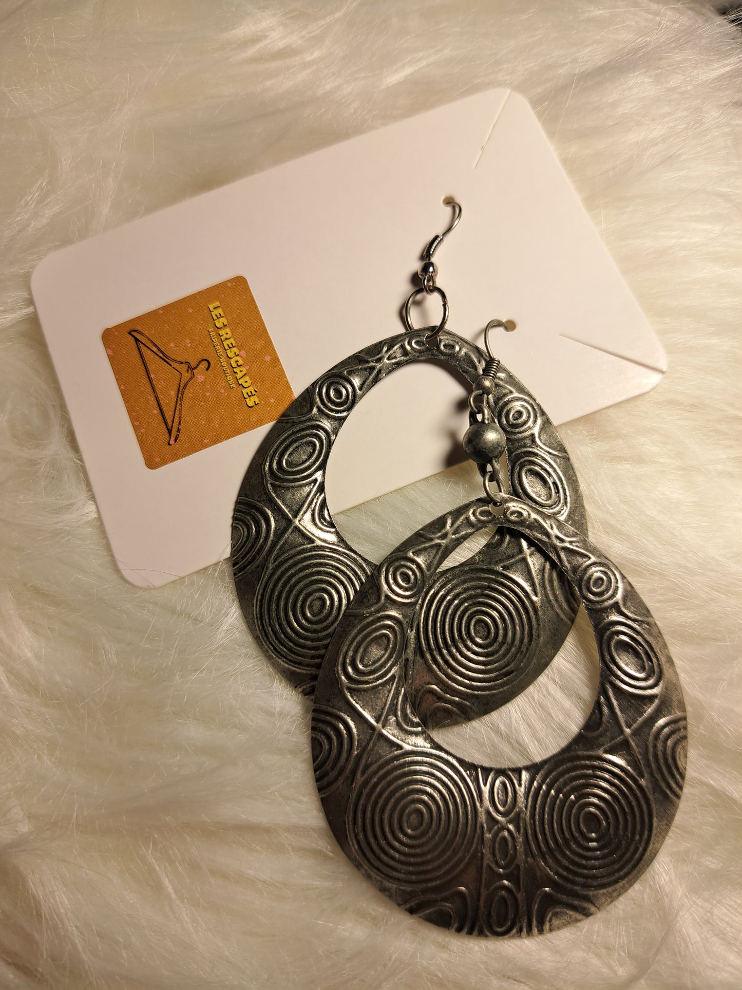 Grandes boucles d'oreilles métalliques ovales