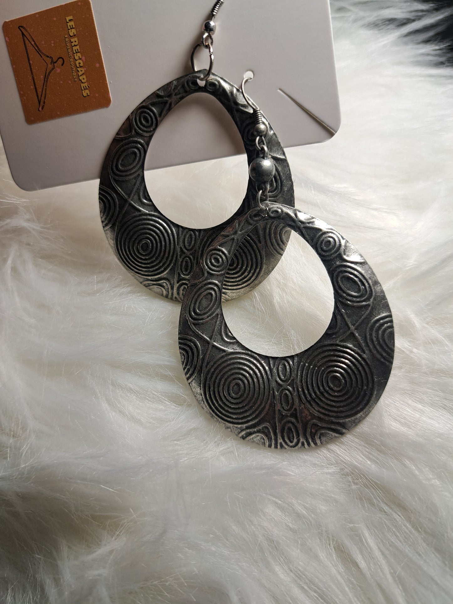 Grandes boucles d'oreilles métalliques ovales