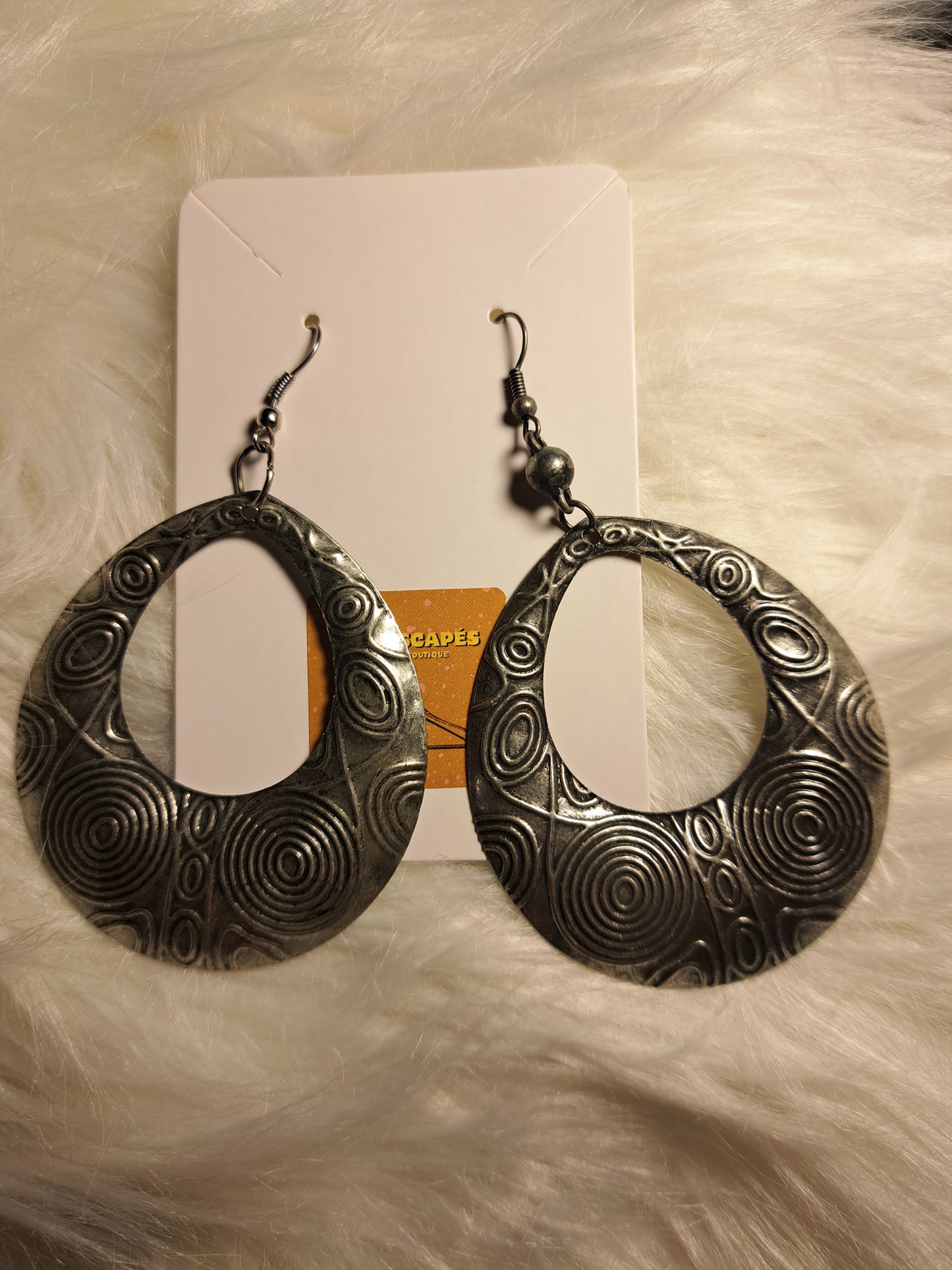 Grandes boucles d'oreilles métalliques ovales
