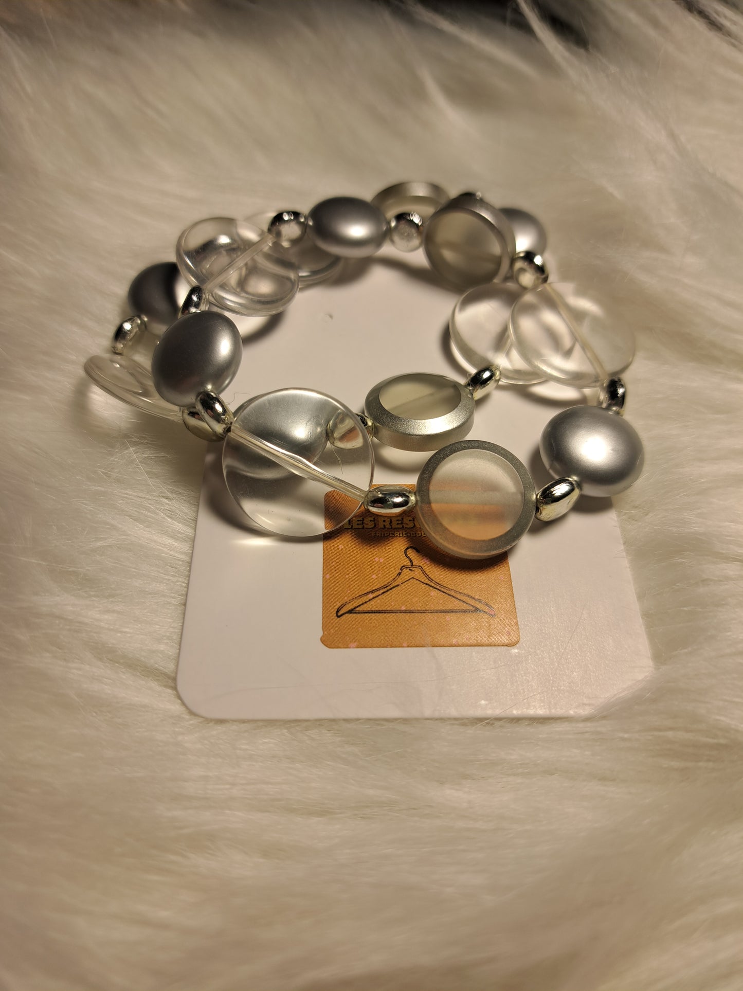 2 Bracelets élastiques avec perles de plastiques