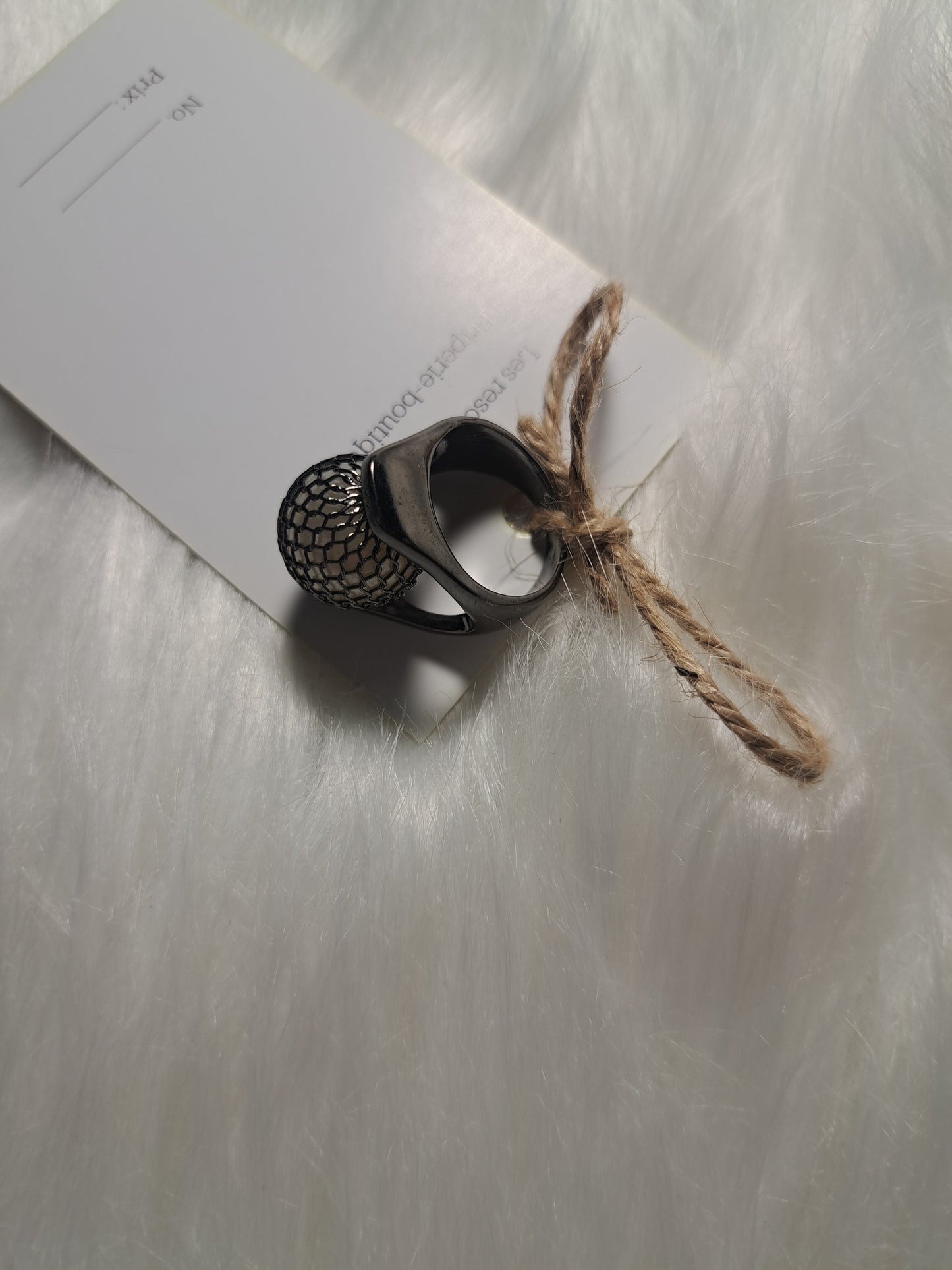 Bague avec grosse perle blanche