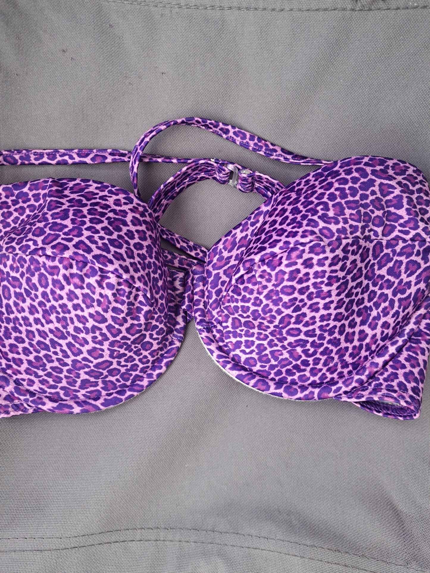 Haut de bikini mauve motifs léopards