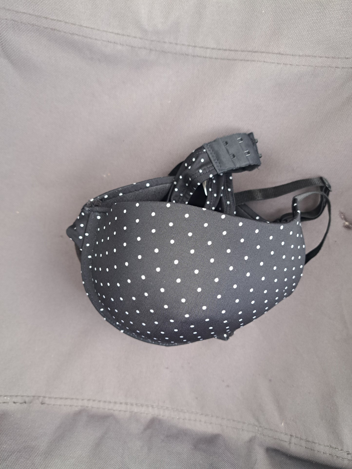 Soutien gorge noir à pois blanc