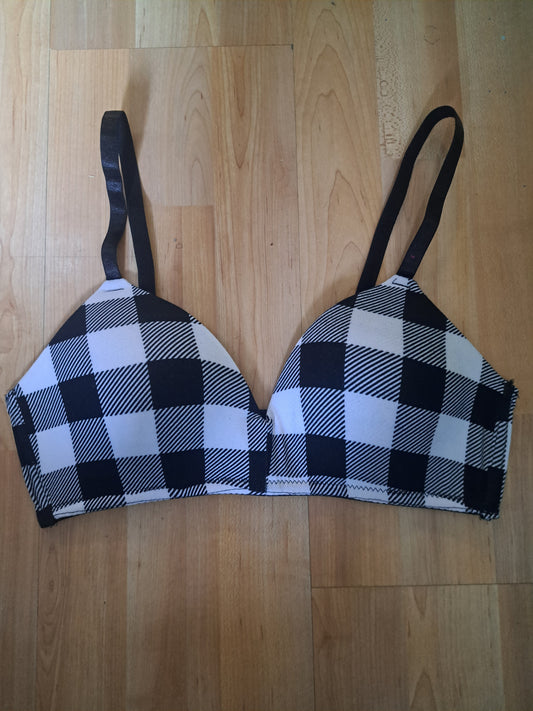 Soutien gorge blanc et noir à carreaux