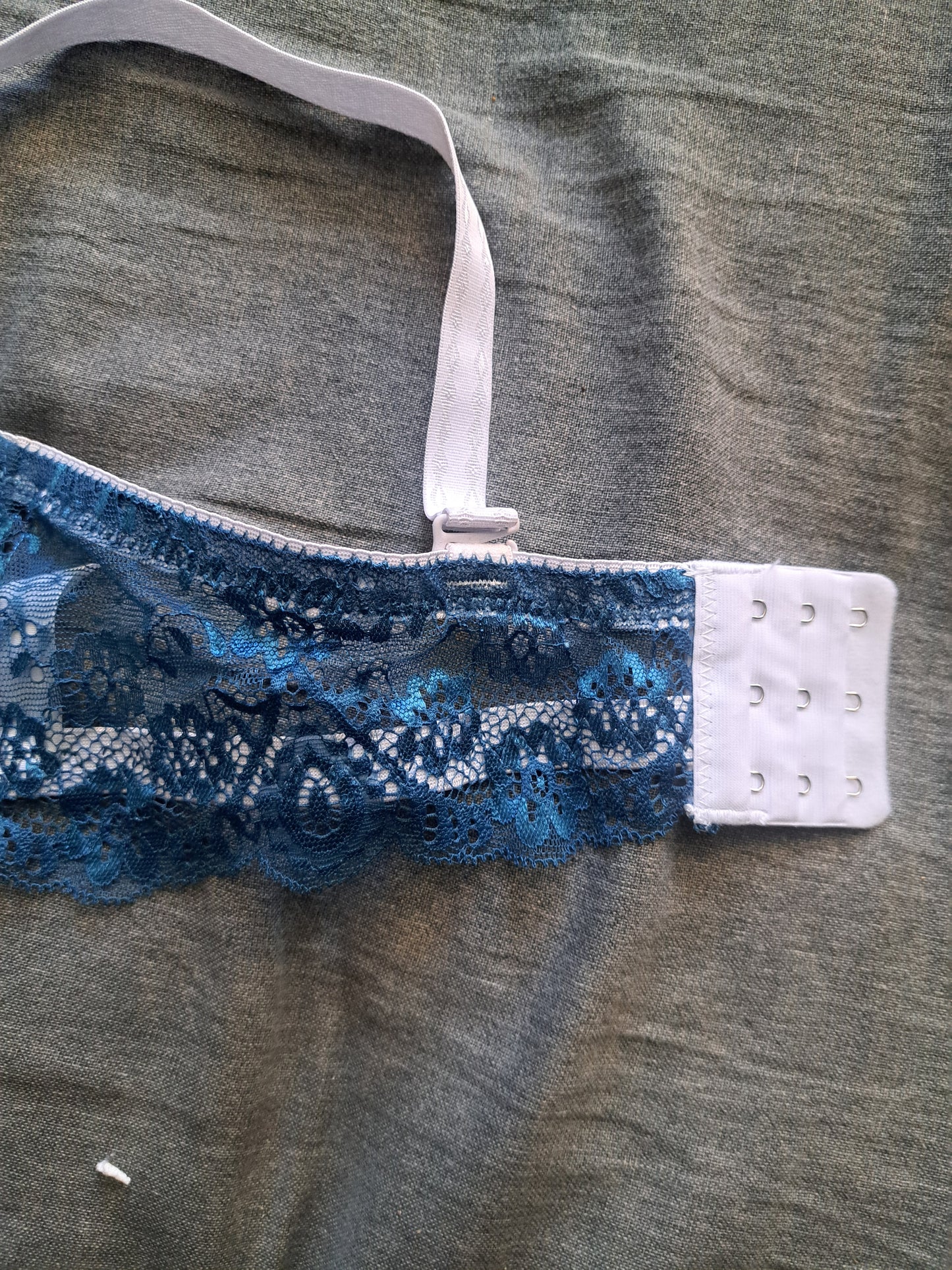 Soutien-gorge bleu et blanc