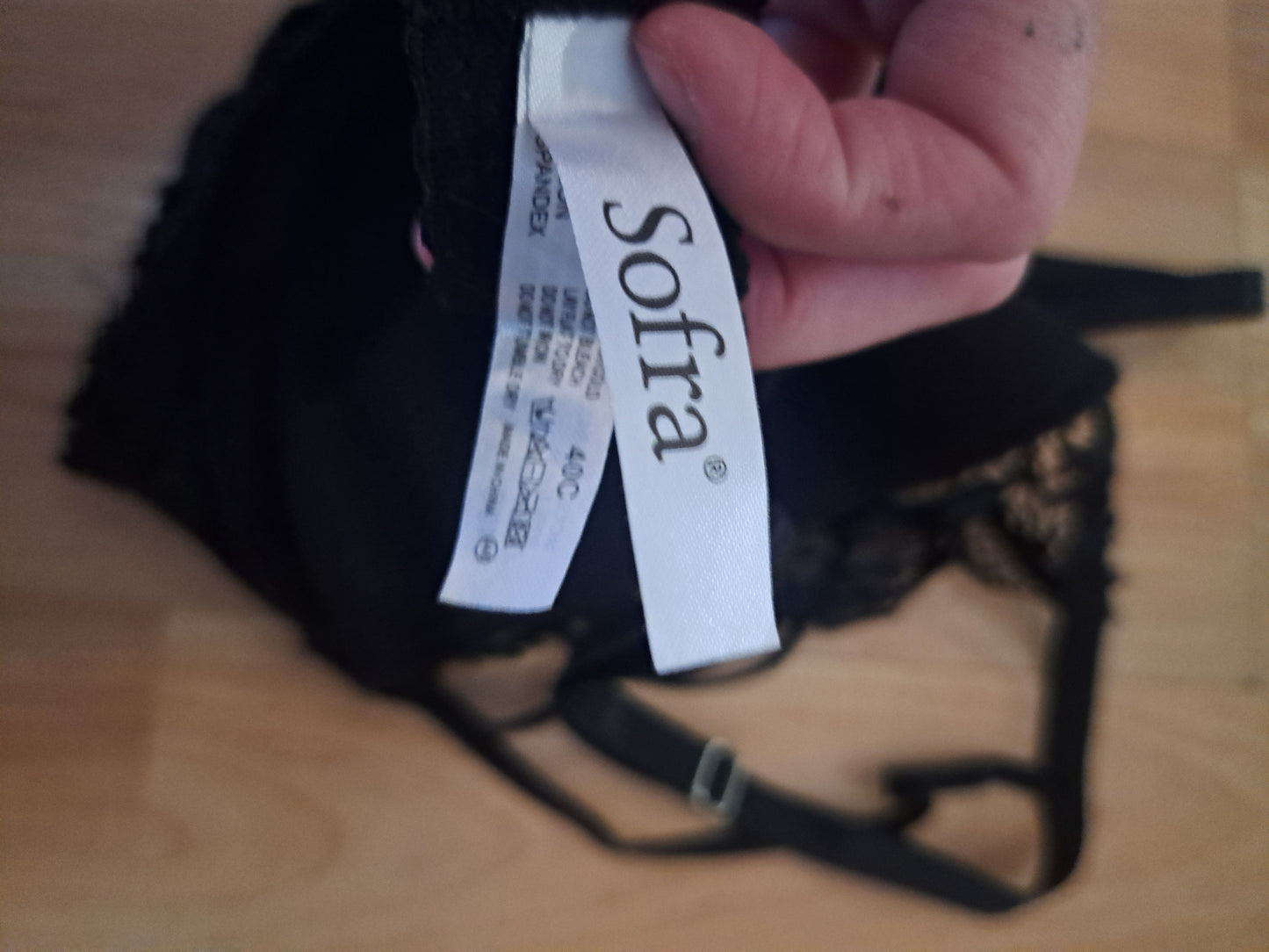 Soutien gorge noir avec corde croisée
