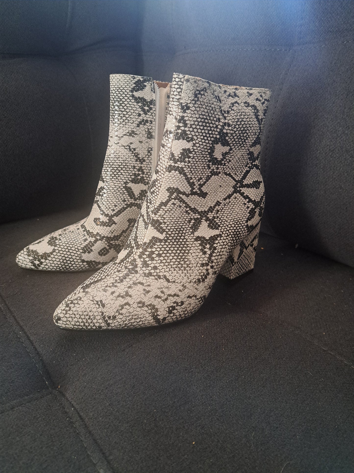 Bottes à talons carrés motif léopard blanc