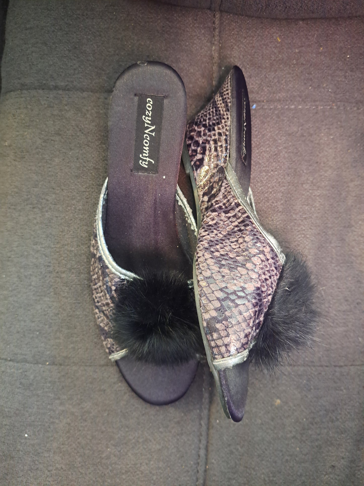 Chaussures avec petits talons noirs