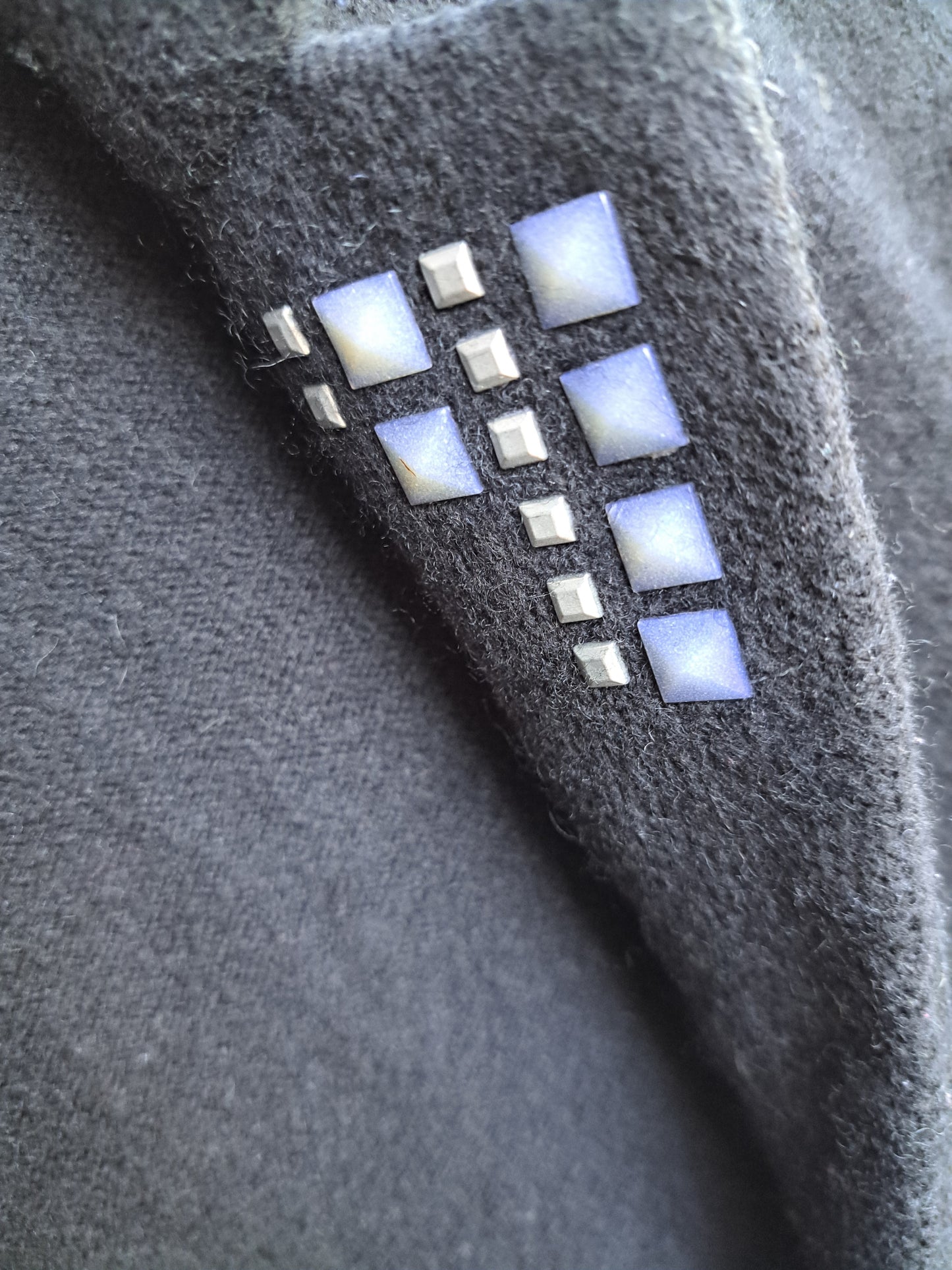 Veste chaude style veston noir avec faux diamant Guess