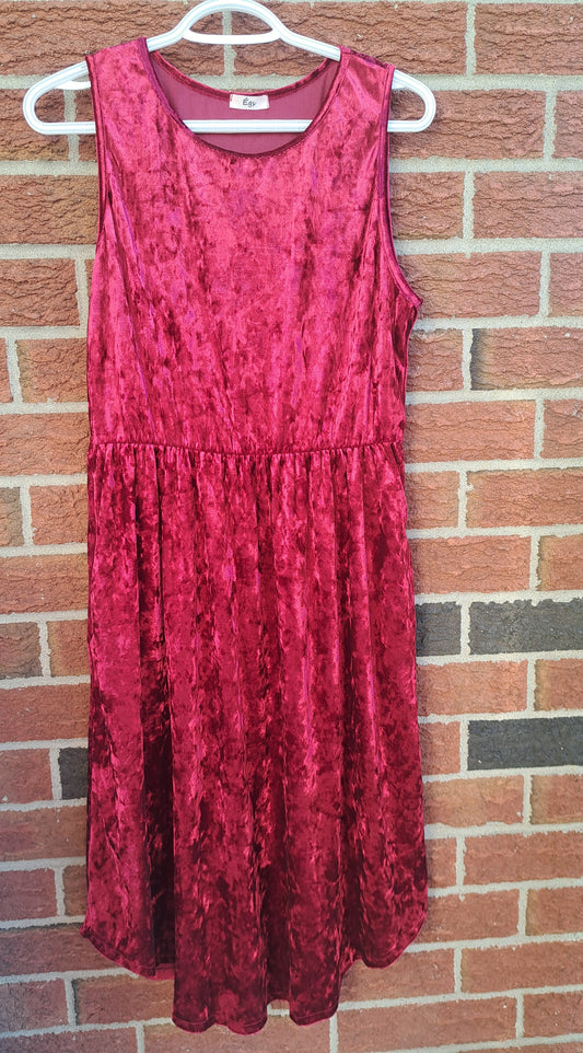 Robe rouge en velours sans manches