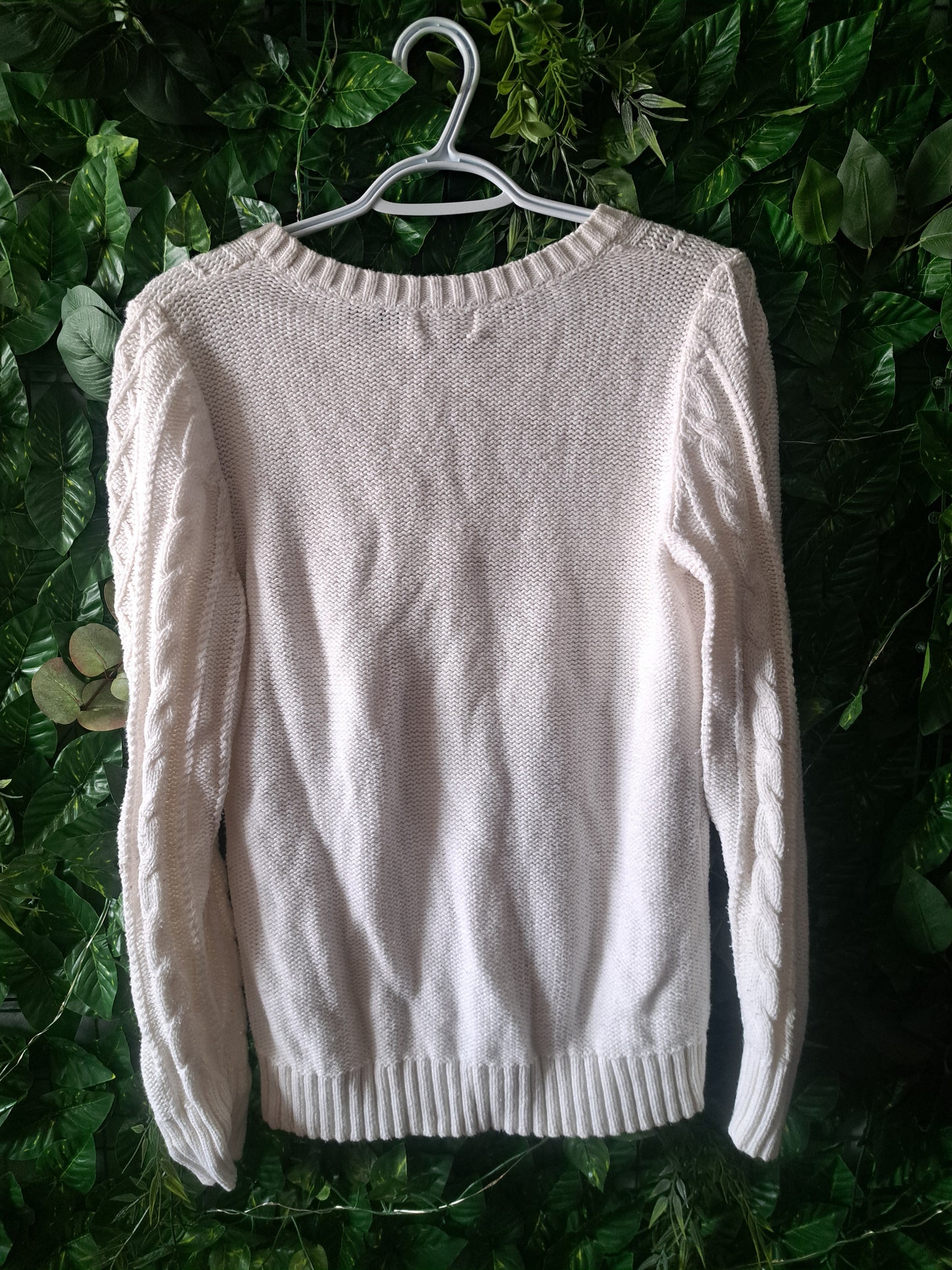 Chandail torsadé blanc à manches longues