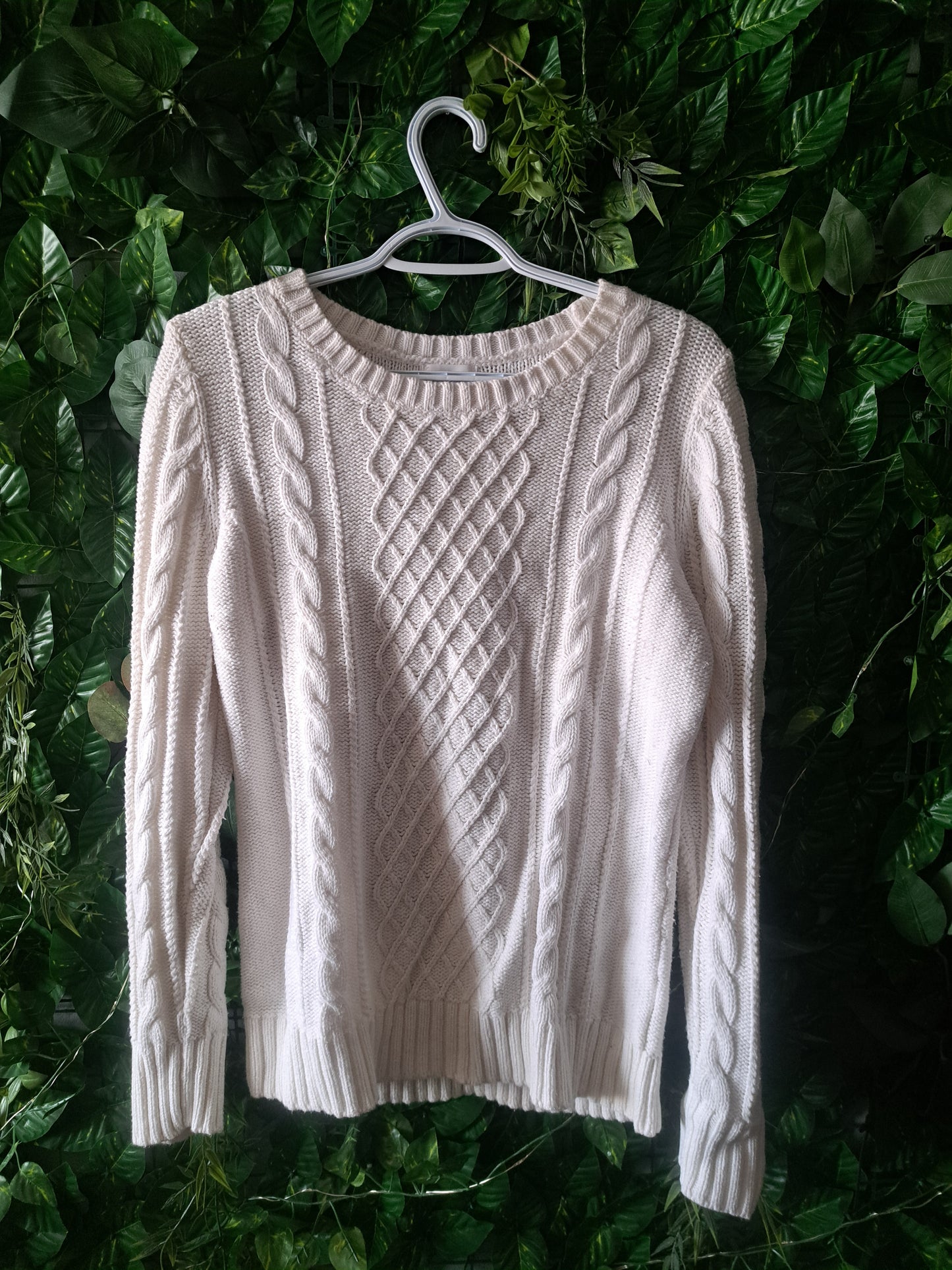 Chandail torsadé blanc à manches longues