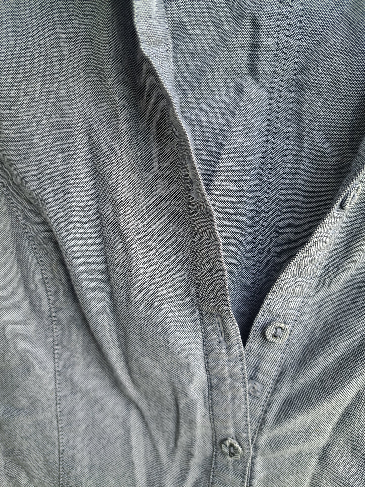 Chemise à manche courtes grises pâle avec boutons