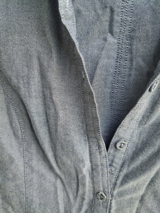 Chemise à manche courtes grises pâle avec boutons