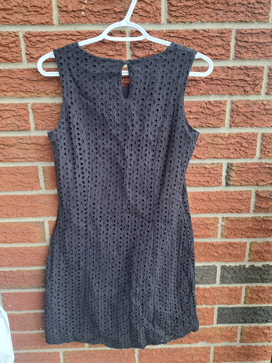 Robe noire sans manche