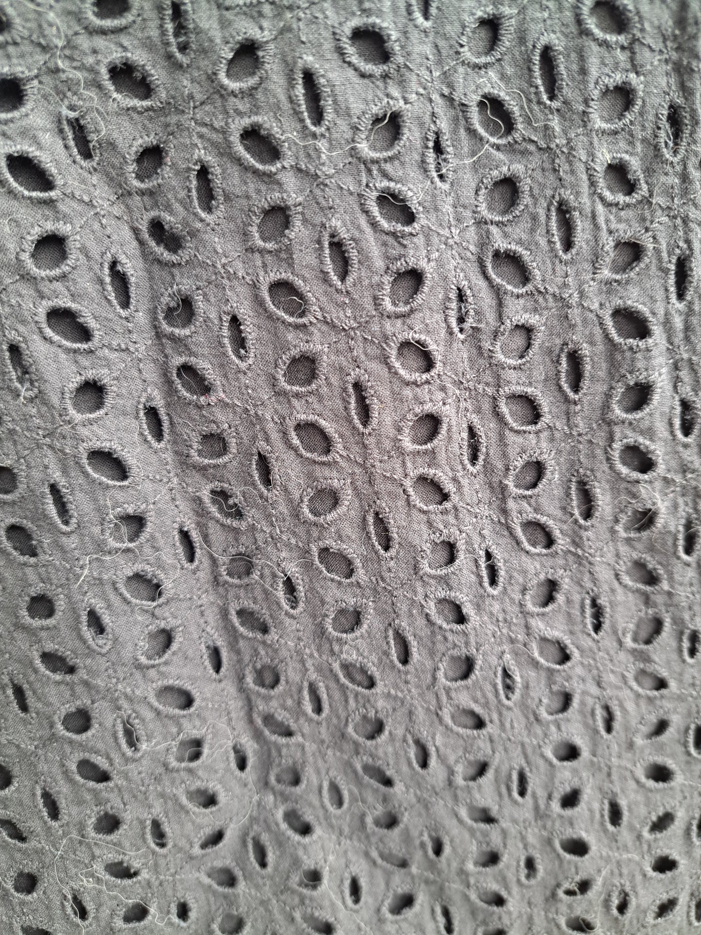 Robe noire sans manche