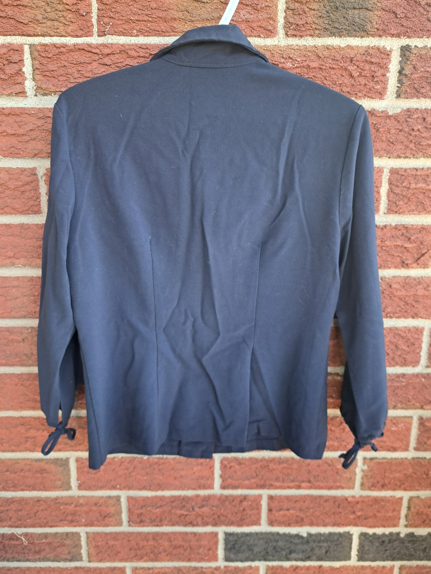 Veston ample bleu marin foncé avec boutons
