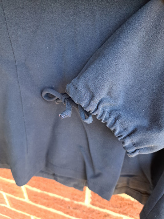 Veston ample bleu marin foncé avec boutons