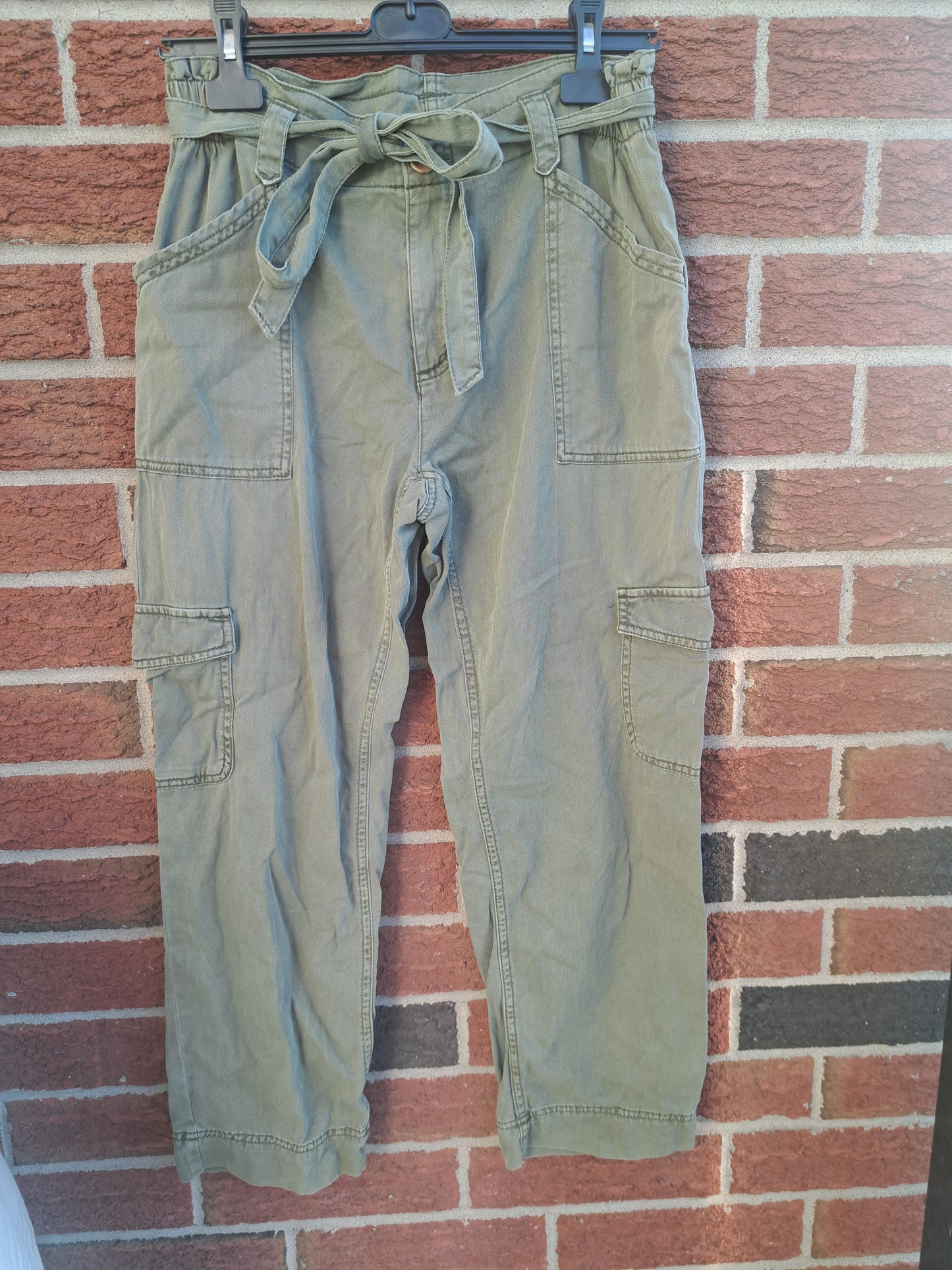 Jeans style cargo vert kaki